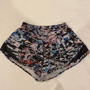 Lululemon Hotty Hot shorts, sz 2